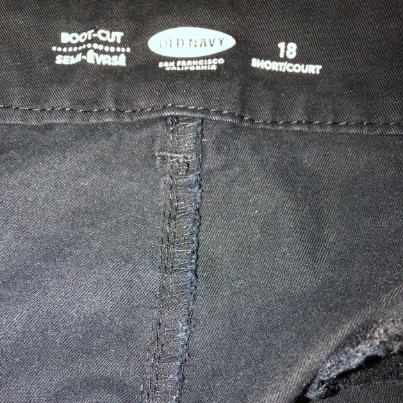 Women’s Old Navy Mid-Rise Boot Cut Khakis (black) size 18 - Picture 4 of 8